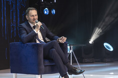 Wiceminister cyfryzacji R. Rosiński,