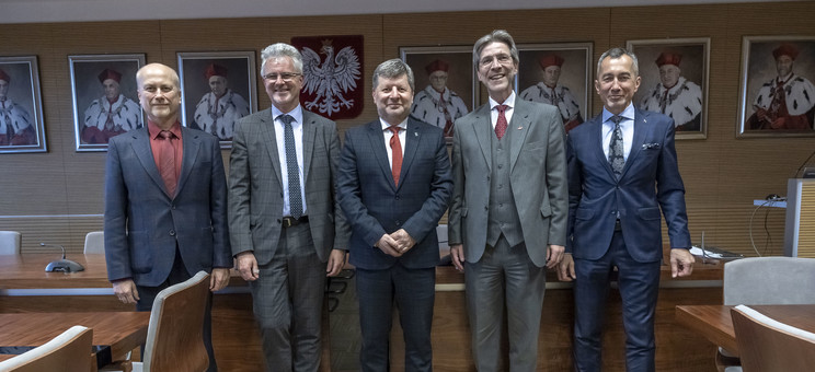 Od lewej: prof. J. Sęp, M. Gertner, prof. P. Koszelnik, A. Stadler, prof. G. Ostasz,